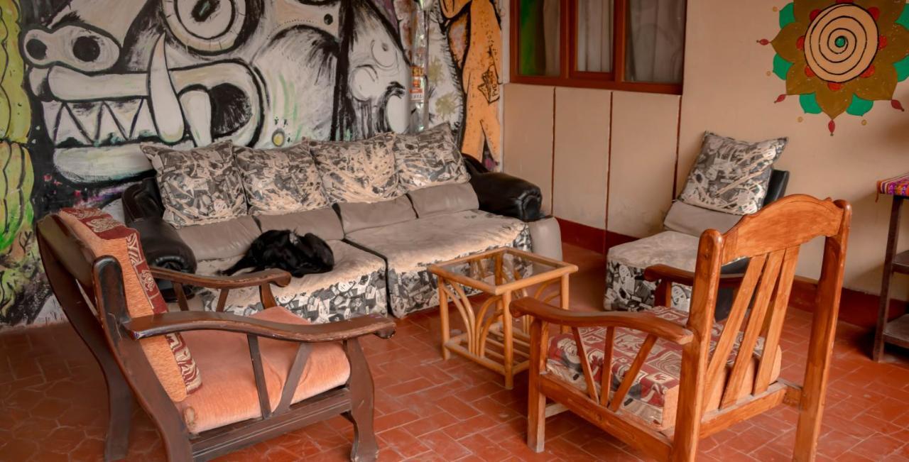 Huaraz Colonial Hostel Bagian luar foto